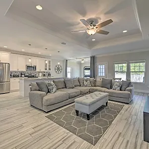 https://pcb-house-with-patio-and-games-walk-to-beach.panamacity-beachhotels.com